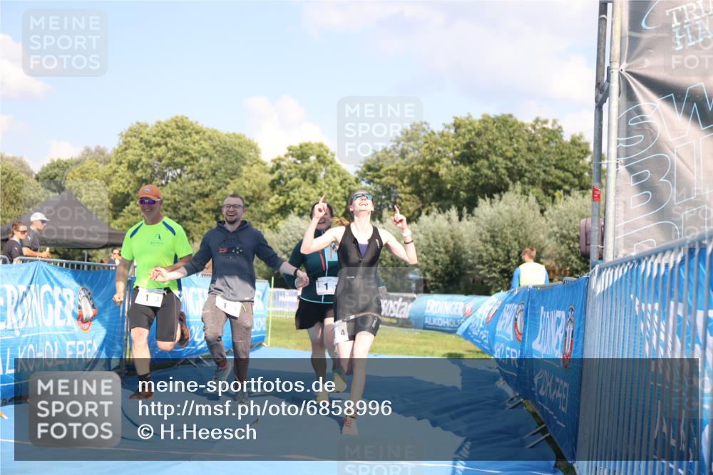 25.08.2024 - Elbe Triathlon Hamburg H.Heesch http://msf.ph/oto/6858996 25.08.2024 16:27:21 Ziel  meine-sportfotos.de