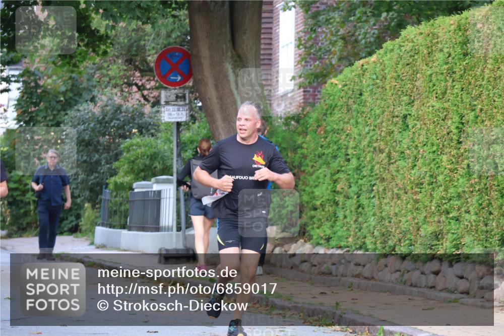 25.08.2024 - 20. Blankeneser Heldenlauf Strokosch-Dieckow http://msf.ph/oto/6859017 25.08.2024 09:54:04 Ziel 116, 229, 230 meine-sportfotos.de