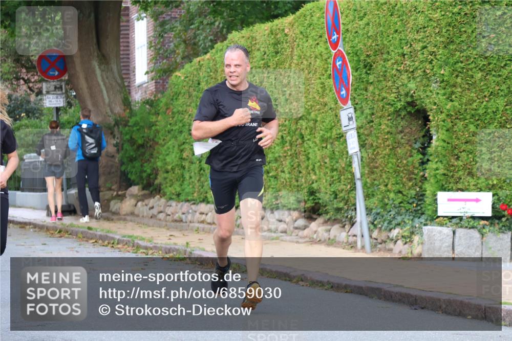 25.08.2024 - 20. Blankeneser Heldenlauf Strokosch-Dieckow http://msf.ph/oto/6859030 25.08.2024 09:54:05 Ziel 116, 229, 230 meine-sportfotos.de