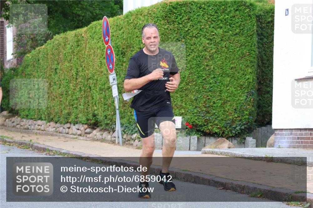 25.08.2024 - 20. Blankeneser Heldenlauf Strokosch-Dieckow http://msf.ph/oto/6859042 25.08.2024 09:54:07 Ziel 116, 229, 230 meine-sportfotos.de