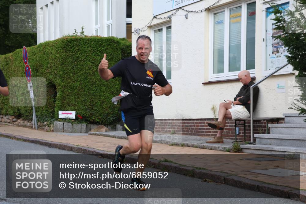 25.08.2024 - 20. Blankeneser Heldenlauf Strokosch-Dieckow http://msf.ph/oto/6859052 25.08.2024 09:54:08 Ziel 116, 229, 230 meine-sportfotos.de