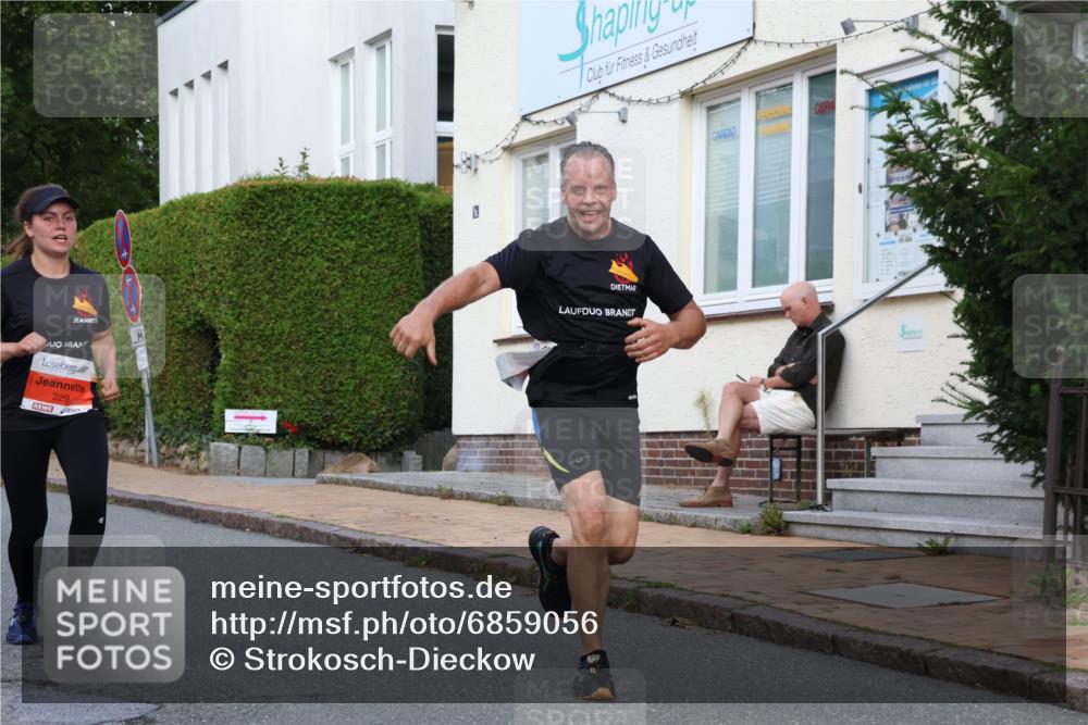 25.08.2024 - 20. Blankeneser Heldenlauf Strokosch-Dieckow http://msf.ph/oto/6859056 25.08.2024 09:54:08 Ziel 116, 229, 230 meine-sportfotos.de
