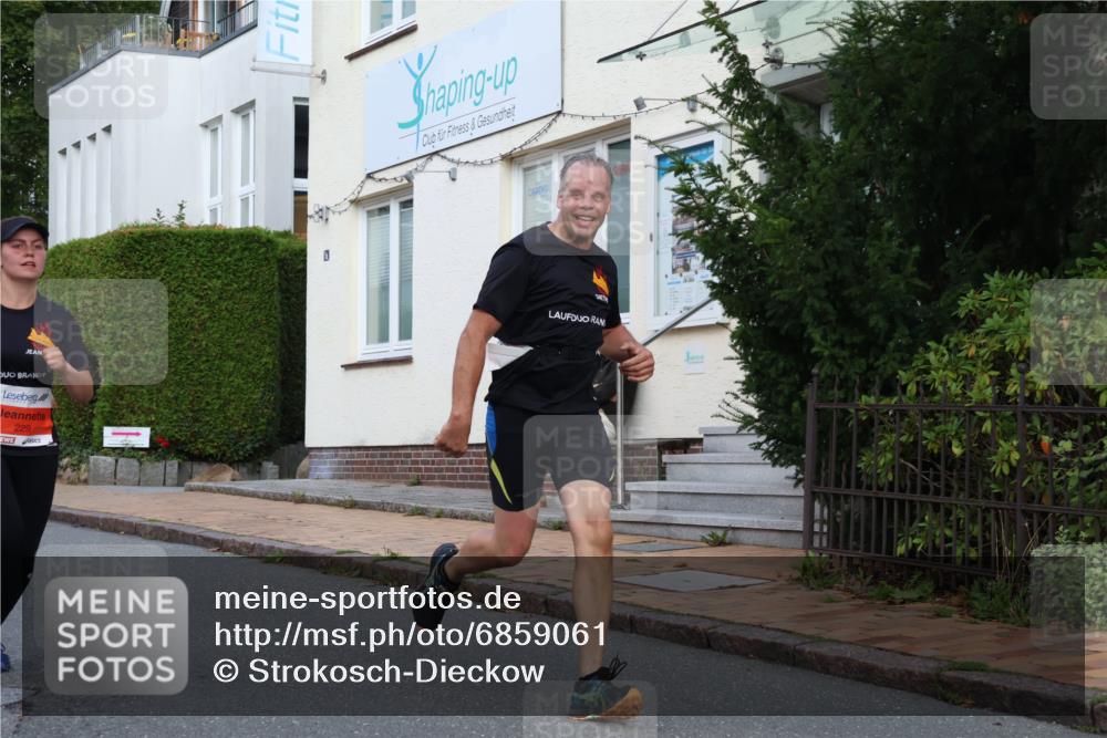 25.08.2024 - 20. Blankeneser Heldenlauf Strokosch-Dieckow http://msf.ph/oto/6859061 25.08.2024 09:54:08 Ziel 116, 229, 230 meine-sportfotos.de