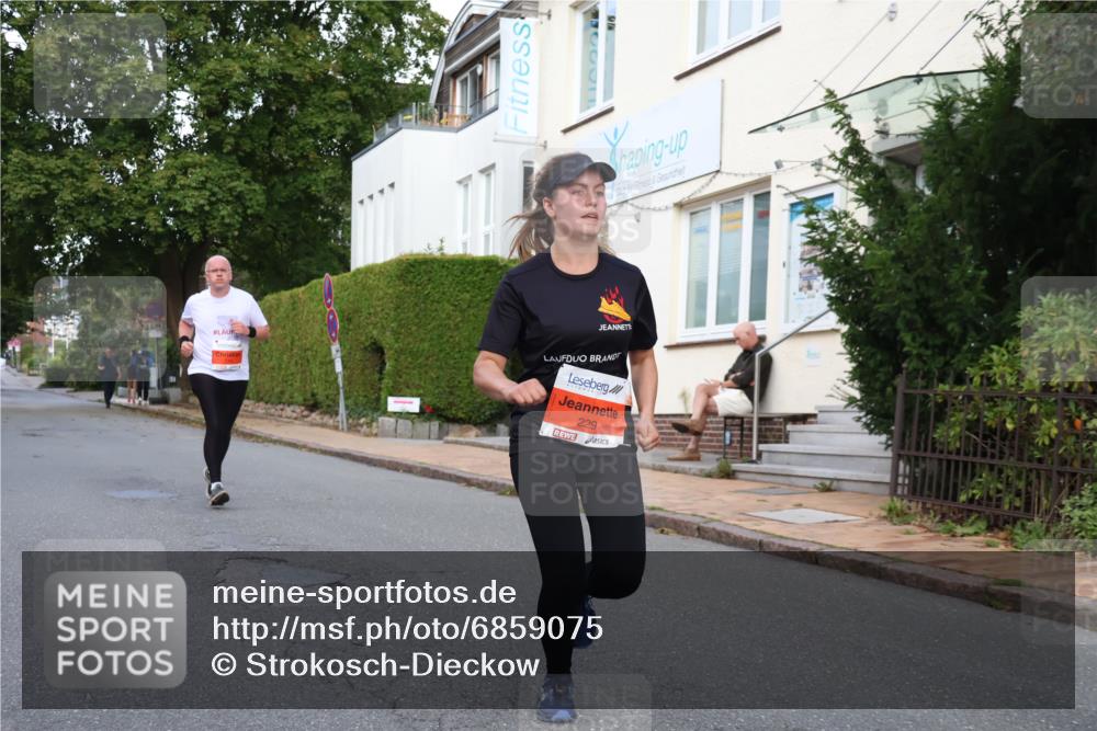 25.08.2024 - 20. Blankeneser Heldenlauf Strokosch-Dieckow http://msf.ph/oto/6859075 25.08.2024 09:54:09 Ziel 116, 229, 230 meine-sportfotos.de