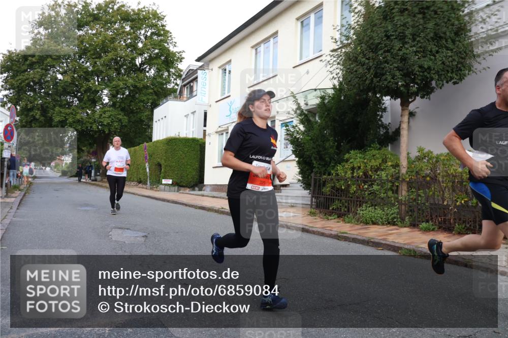 25.08.2024 - 20. Blankeneser Heldenlauf Strokosch-Dieckow http://msf.ph/oto/6859084 25.08.2024 09:54:09 Ziel 116, 229, 230 meine-sportfotos.de