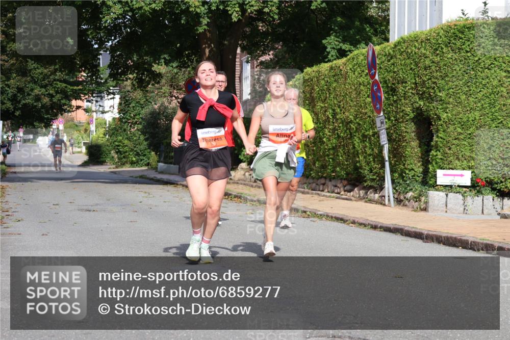 25.08.2024 - 20. Blankeneser Heldenlauf Strokosch-Dieckow http://msf.ph/oto/6859277 25.08.2024 09:55:13 Ziel 245, 246, 258, 259 meine-sportfotos.de