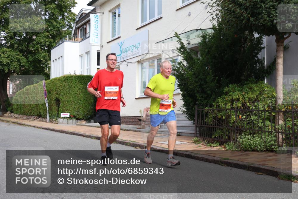 25.08.2024 - 20. Blankeneser Heldenlauf Strokosch-Dieckow http://msf.ph/oto/6859343 25.08.2024 09:55:17 Ziel 245, 246, 258, 259 meine-sportfotos.de