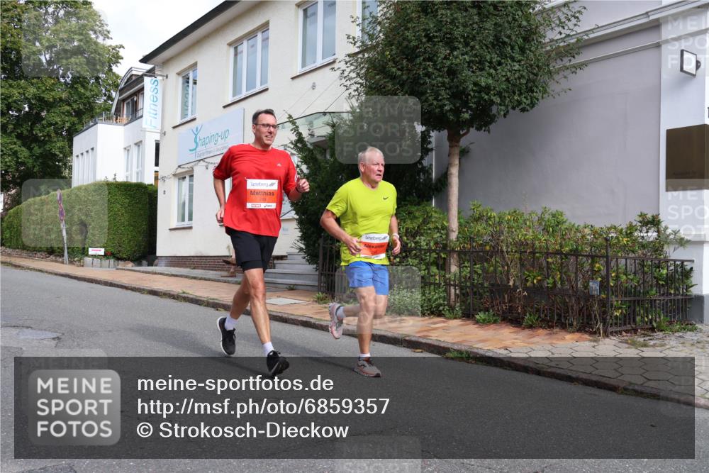 25.08.2024 - 20. Blankeneser Heldenlauf Strokosch-Dieckow http://msf.ph/oto/6859357 25.08.2024 09:55:18 Ziel 245, 246, 258, 259 meine-sportfotos.de
