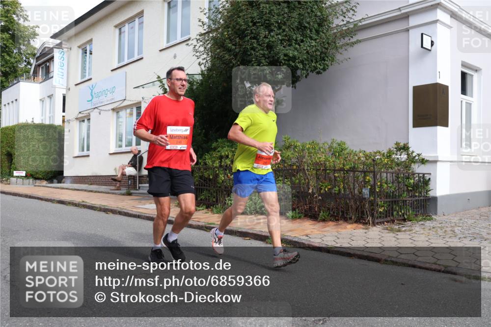 25.08.2024 - 20. Blankeneser Heldenlauf Strokosch-Dieckow http://msf.ph/oto/6859366 25.08.2024 09:55:18 Ziel 245, 246, 258, 259 meine-sportfotos.de