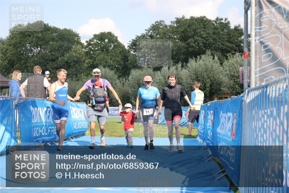 25.08.2024 - Elbe Triathlon Hamburg H.Heesch http://msf.ph/oto/6859367 25.08.2024 16:31:12 Ziel  meine-sportfotos.de