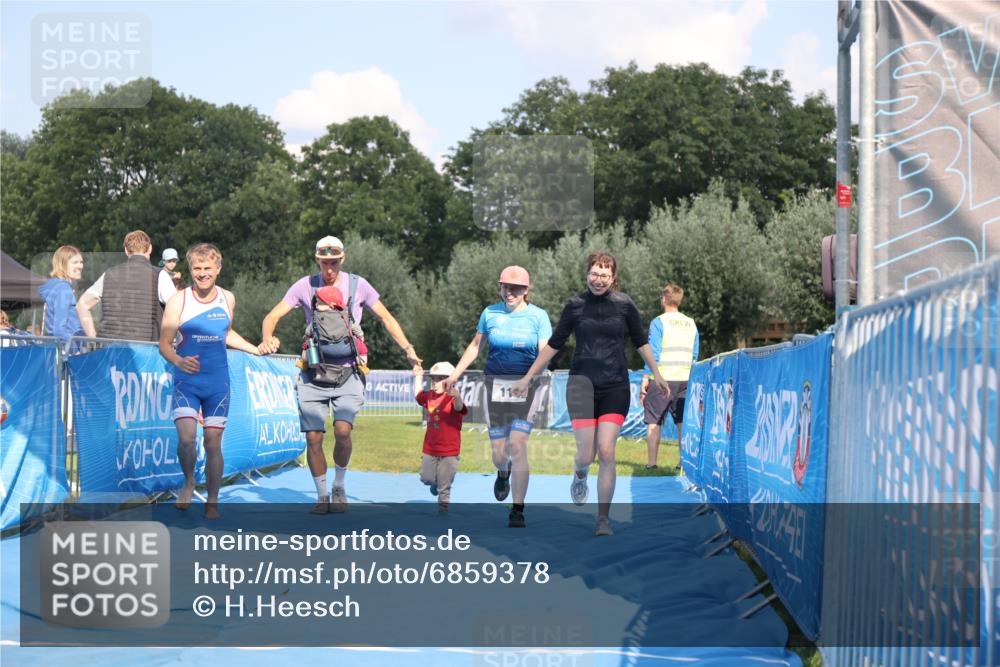 25.08.2024 - Elbe Triathlon Hamburg H.Heesch http://msf.ph/oto/6859378 25.08.2024 16:31:12 Ziel  meine-sportfotos.de