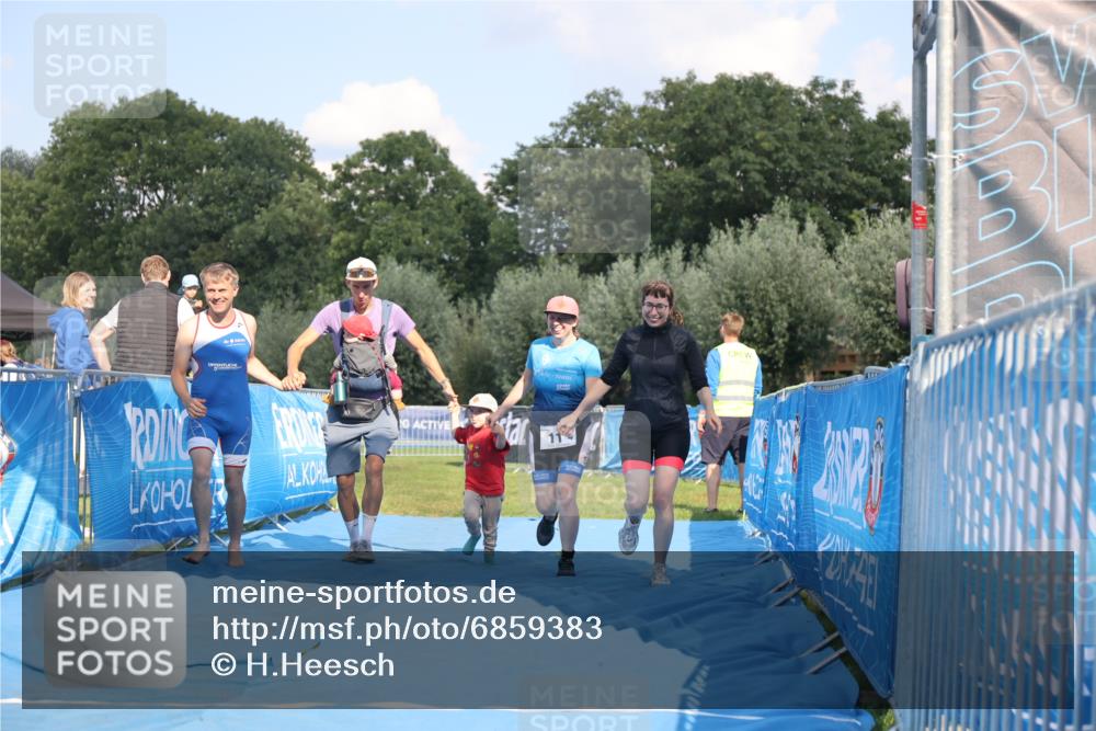 25.08.2024 - Elbe Triathlon Hamburg H.Heesch http://msf.ph/oto/6859383 25.08.2024 16:31:12 Ziel  meine-sportfotos.de