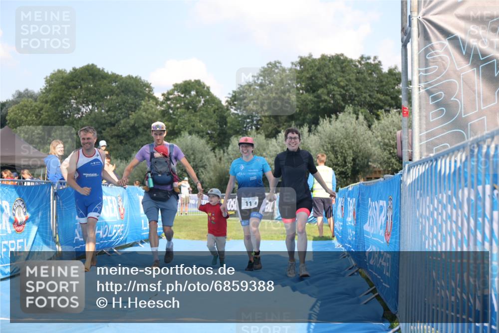 25.08.2024 - Elbe Triathlon Hamburg H.Heesch http://msf.ph/oto/6859388 25.08.2024 16:31:12 Ziel  meine-sportfotos.de
