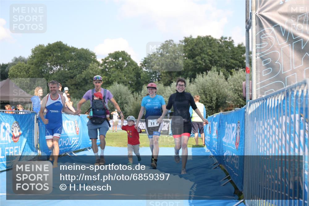 25.08.2024 - Elbe Triathlon Hamburg H.Heesch http://msf.ph/oto/6859397 25.08.2024 16:31:12 Ziel  meine-sportfotos.de