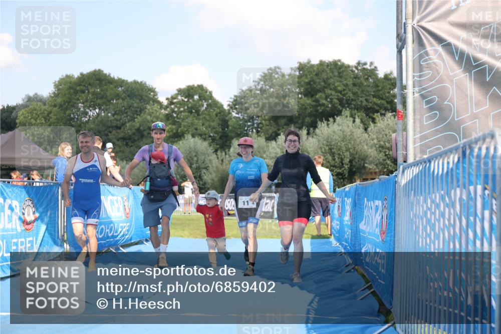 25.08.2024 - Elbe Triathlon Hamburg H.Heesch http://msf.ph/oto/6859402 25.08.2024 16:31:12 Ziel  meine-sportfotos.de