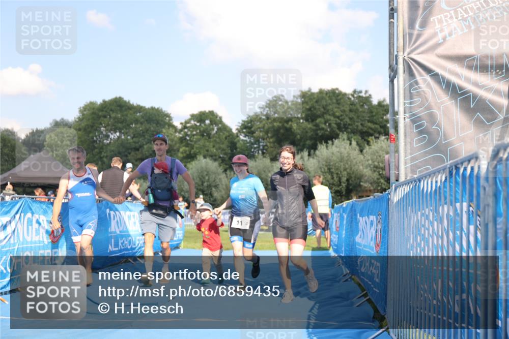 25.08.2024 - Elbe Triathlon Hamburg H.Heesch http://msf.ph/oto/6859435 25.08.2024 16:31:13 Ziel  meine-sportfotos.de