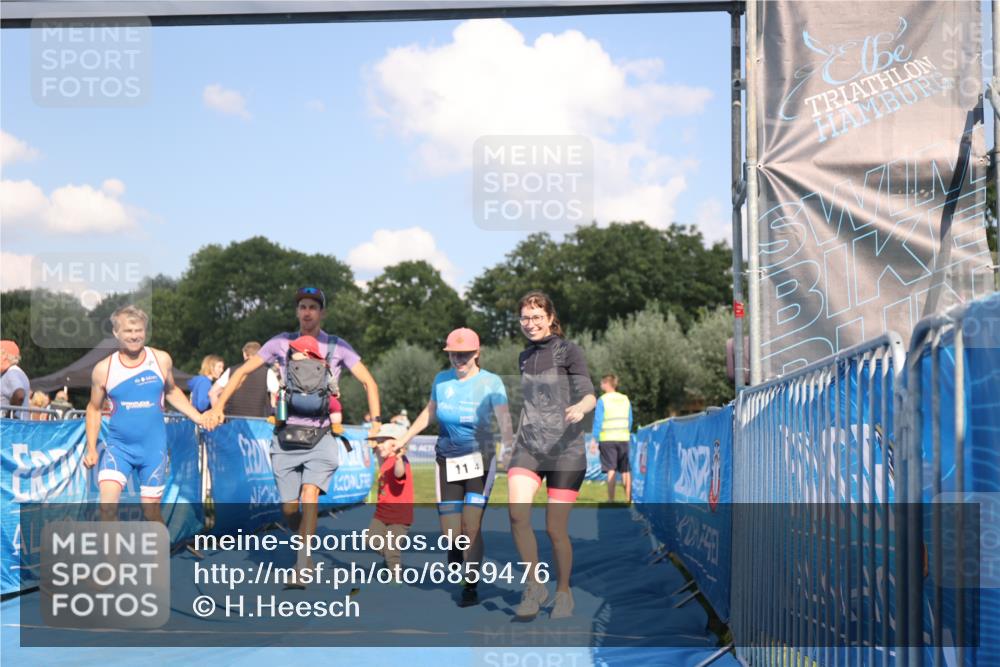 25.08.2024 - Elbe Triathlon Hamburg H.Heesch http://msf.ph/oto/6859476 25.08.2024 16:31:13 Ziel  meine-sportfotos.de