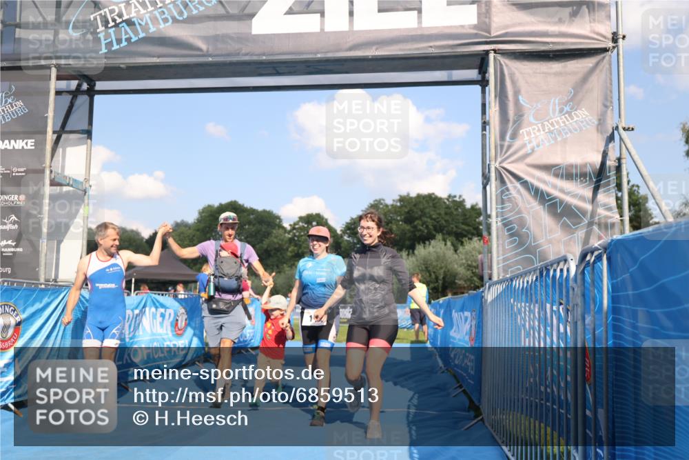 25.08.2024 - Elbe Triathlon Hamburg H.Heesch http://msf.ph/oto/6859513 25.08.2024 16:31:14 Ziel  meine-sportfotos.de