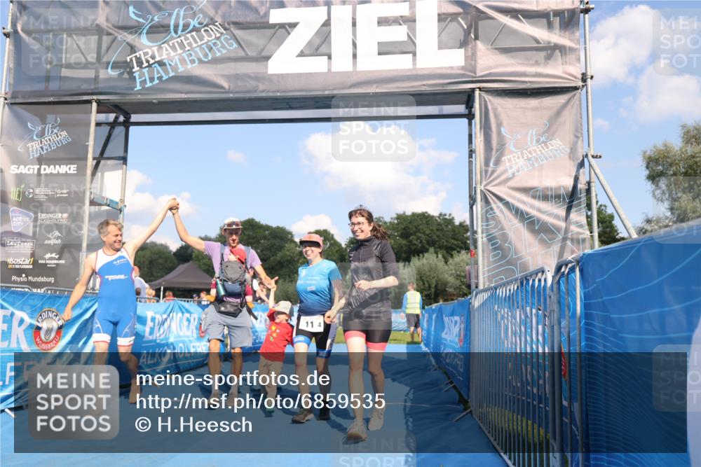 25.08.2024 - Elbe Triathlon Hamburg H.Heesch http://msf.ph/oto/6859535 25.08.2024 16:31:14 Ziel  meine-sportfotos.de