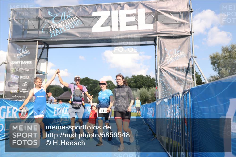 25.08.2024 - Elbe Triathlon Hamburg H.Heesch http://msf.ph/oto/6859548 25.08.2024 16:31:14 Ziel  meine-sportfotos.de