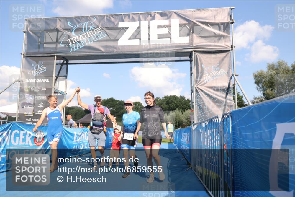 25.08.2024 - Elbe Triathlon Hamburg H.Heesch http://msf.ph/oto/6859555 25.08.2024 16:31:14 Ziel  meine-sportfotos.de