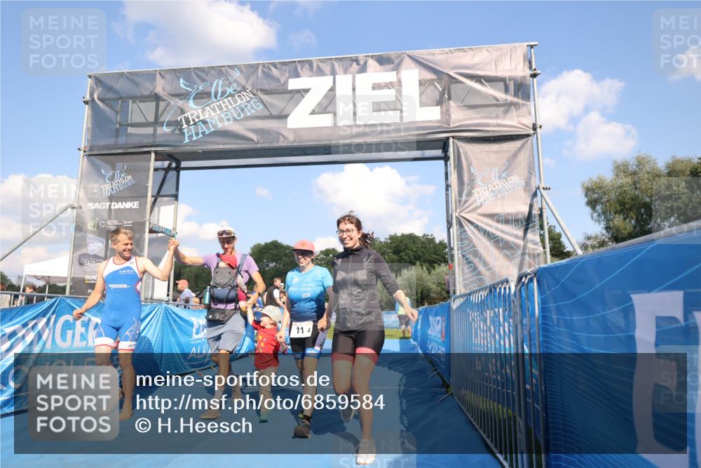 25.08.2024 - Elbe Triathlon Hamburg H.Heesch http://msf.ph/oto/6859584 25.08.2024 16:31:15 Ziel  meine-sportfotos.de