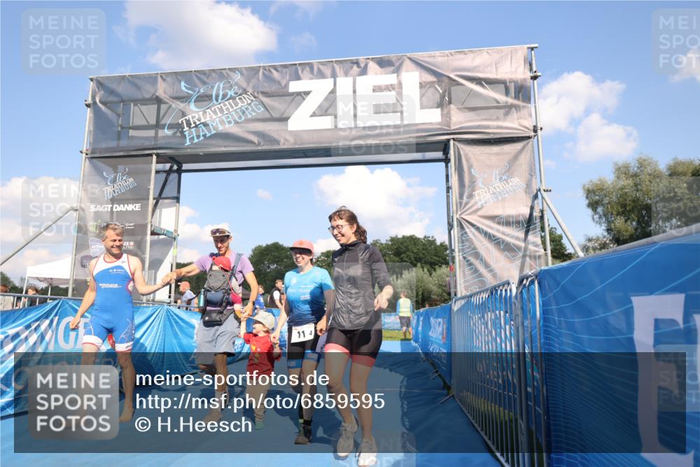 25.08.2024 - Elbe Triathlon Hamburg H.Heesch http://msf.ph/oto/6859595 25.08.2024 16:31:15 Ziel  meine-sportfotos.de