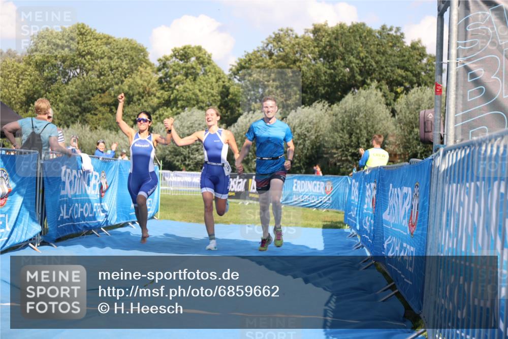 25.08.2024 - Elbe Triathlon Hamburg H.Heesch http://msf.ph/oto/6859662 25.08.2024 16:34:41 Ziel  meine-sportfotos.de