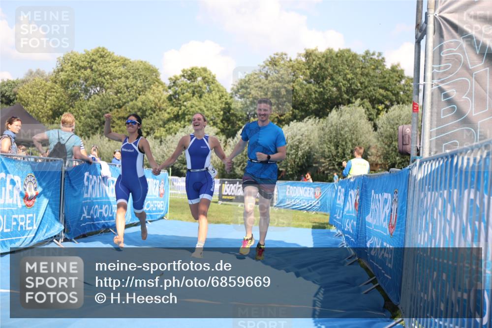 25.08.2024 - Elbe Triathlon Hamburg H.Heesch http://msf.ph/oto/6859669 25.08.2024 16:34:41 Ziel  meine-sportfotos.de