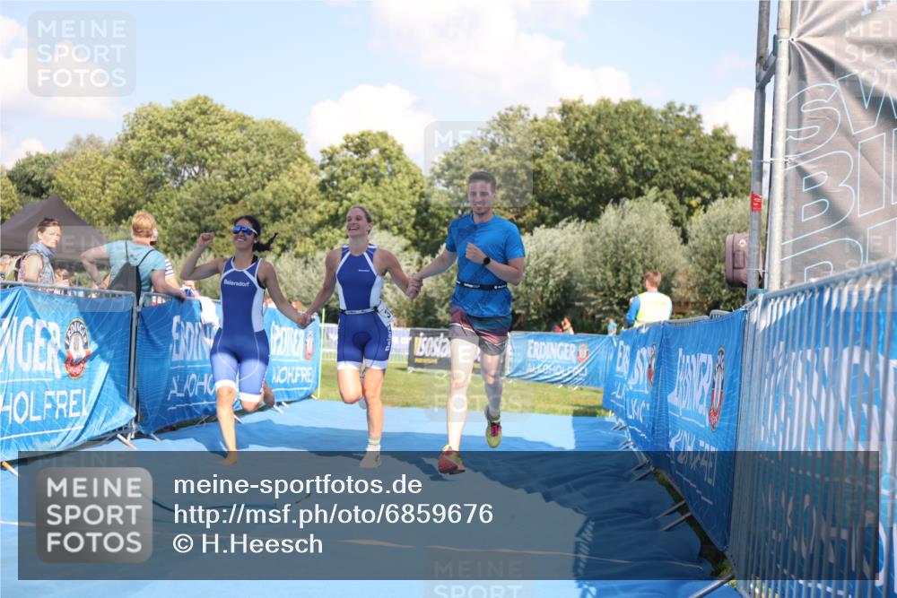 25.08.2024 - Elbe Triathlon Hamburg H.Heesch http://msf.ph/oto/6859676 25.08.2024 16:34:41 Ziel  meine-sportfotos.de