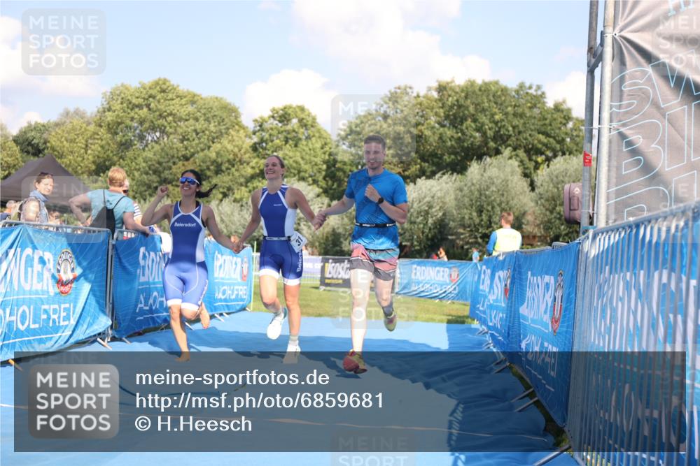 25.08.2024 - Elbe Triathlon Hamburg H.Heesch http://msf.ph/oto/6859681 25.08.2024 16:34:41 Ziel  meine-sportfotos.de