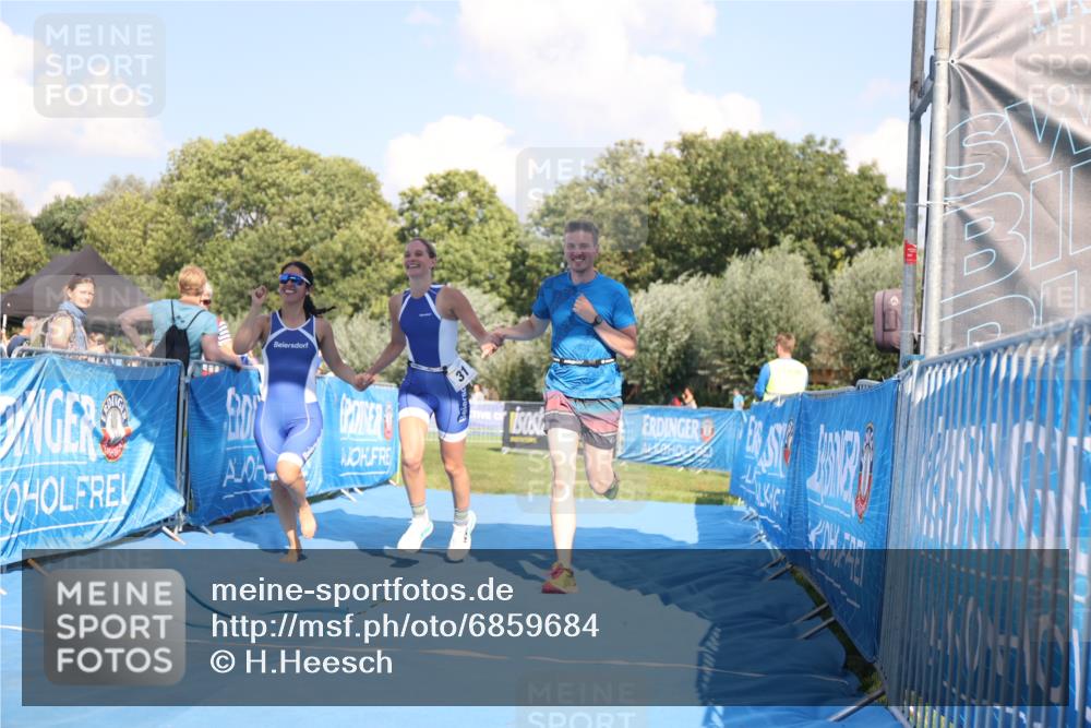 25.08.2024 - Elbe Triathlon Hamburg H.Heesch http://msf.ph/oto/6859684 25.08.2024 16:34:41 Ziel  meine-sportfotos.de
