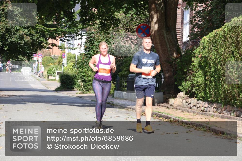 25.08.2024 - 20. Blankeneser Heldenlauf Strokosch-Dieckow http://msf.ph/oto/6859686 25.08.2024 09:59:52 Ziel 218, 219 meine-sportfotos.de
