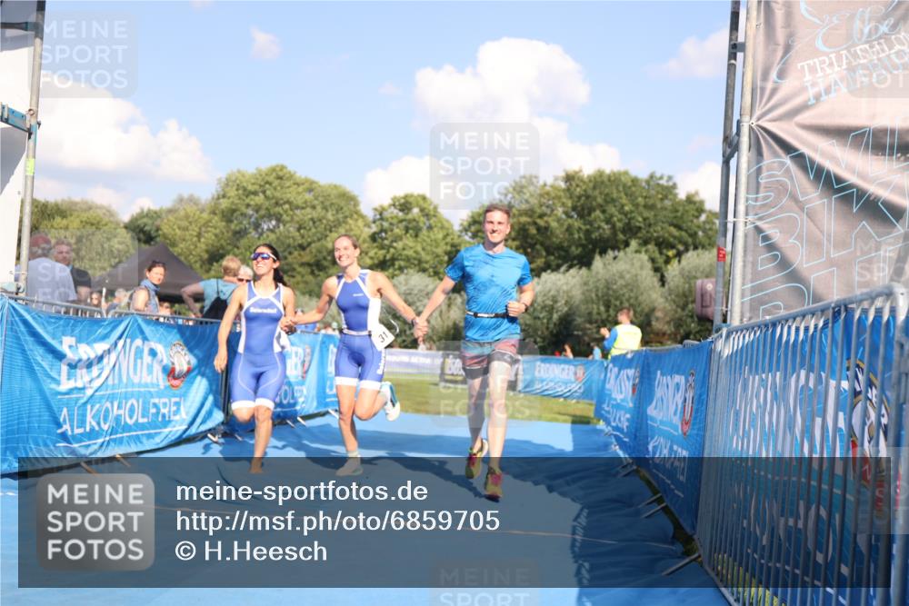 25.08.2024 - Elbe Triathlon Hamburg H.Heesch http://msf.ph/oto/6859705 25.08.2024 16:34:42 Ziel  meine-sportfotos.de