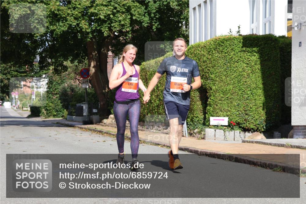 25.08.2024 - 20. Blankeneser Heldenlauf Strokosch-Dieckow http://msf.ph/oto/6859724 25.08.2024 09:59:57 Ziel 218, 219 meine-sportfotos.de