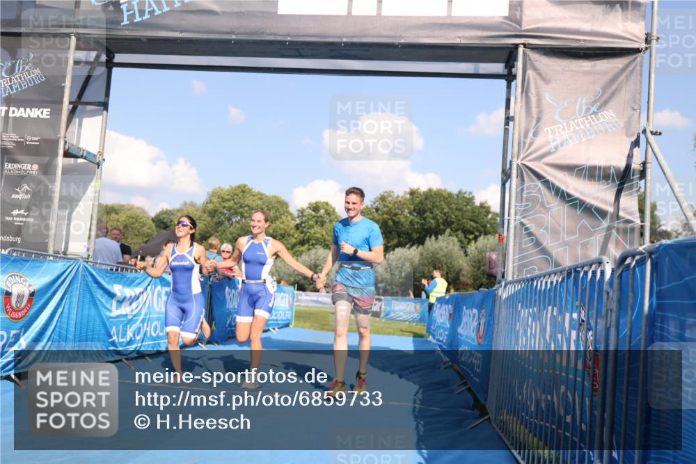25.08.2024 - Elbe Triathlon Hamburg H.Heesch http://msf.ph/oto/6859733 25.08.2024 16:34:42 Ziel  meine-sportfotos.de