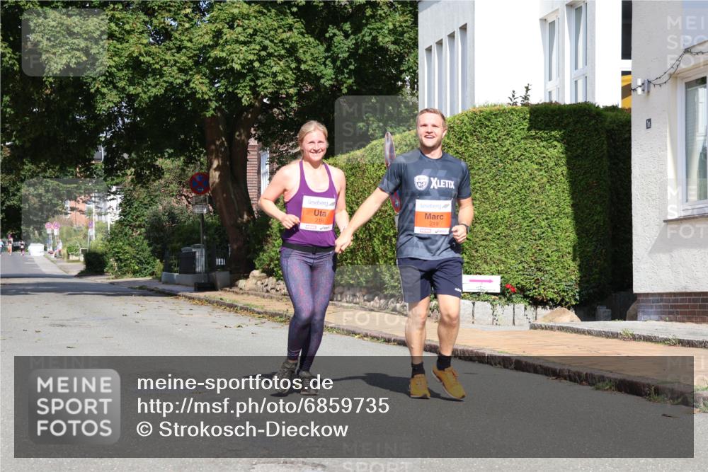 25.08.2024 - 20. Blankeneser Heldenlauf Strokosch-Dieckow http://msf.ph/oto/6859735 25.08.2024 09:59:57 Ziel 218, 219 meine-sportfotos.de