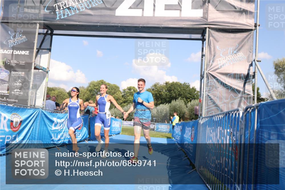 25.08.2024 - Elbe Triathlon Hamburg H.Heesch http://msf.ph/oto/6859741 25.08.2024 16:34:42 Ziel  meine-sportfotos.de