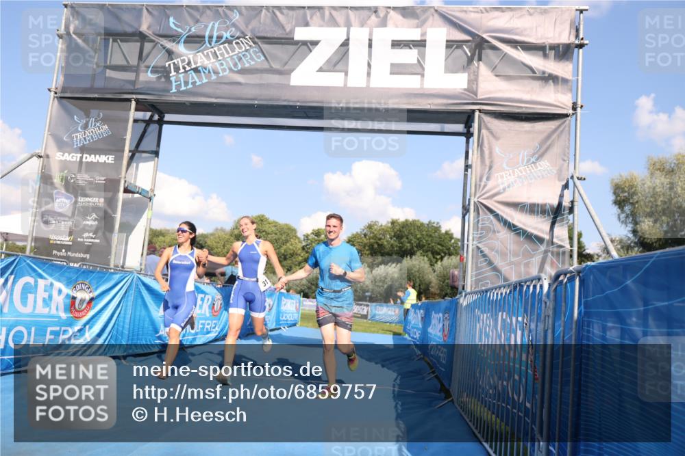 25.08.2024 - Elbe Triathlon Hamburg H.Heesch http://msf.ph/oto/6859757 25.08.2024 16:34:42 Ziel  meine-sportfotos.de