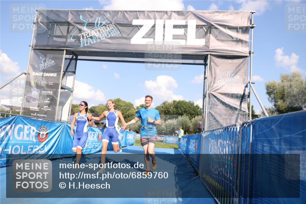 25.08.2024 - Elbe Triathlon Hamburg H.Heesch http://msf.ph/oto/6859760 25.08.2024 16:34:42 Ziel  meine-sportfotos.de