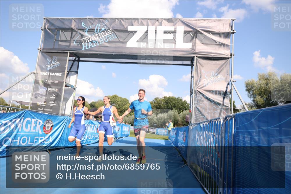 25.08.2024 - Elbe Triathlon Hamburg H.Heesch http://msf.ph/oto/6859765 25.08.2024 16:34:42 Ziel  meine-sportfotos.de