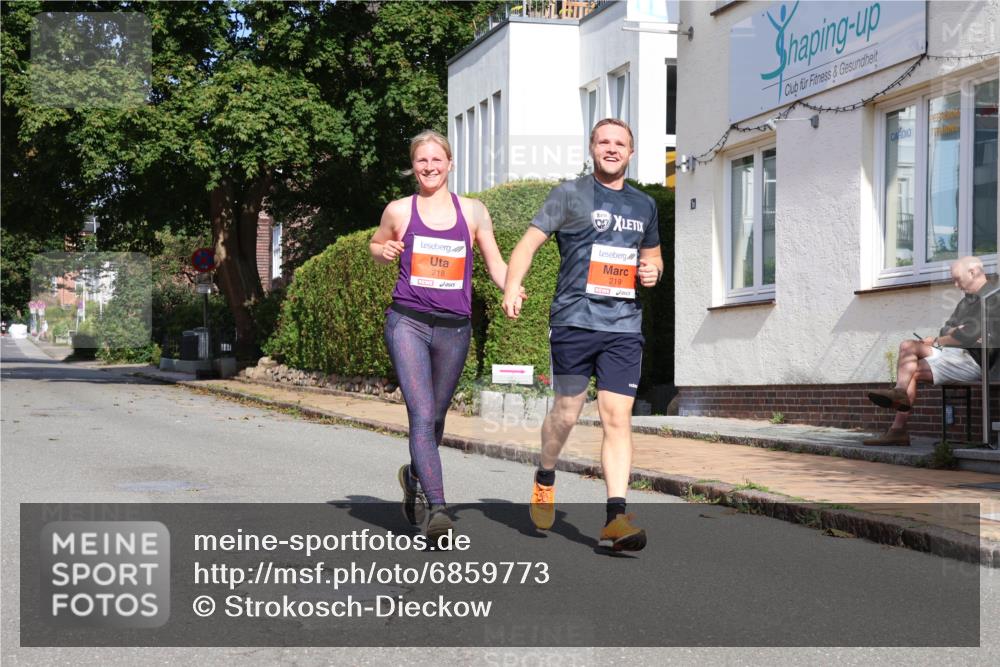 25.08.2024 - 20. Blankeneser Heldenlauf Strokosch-Dieckow http://msf.ph/oto/6859773 25.08.2024 09:59:58 Ziel 218, 219 meine-sportfotos.de