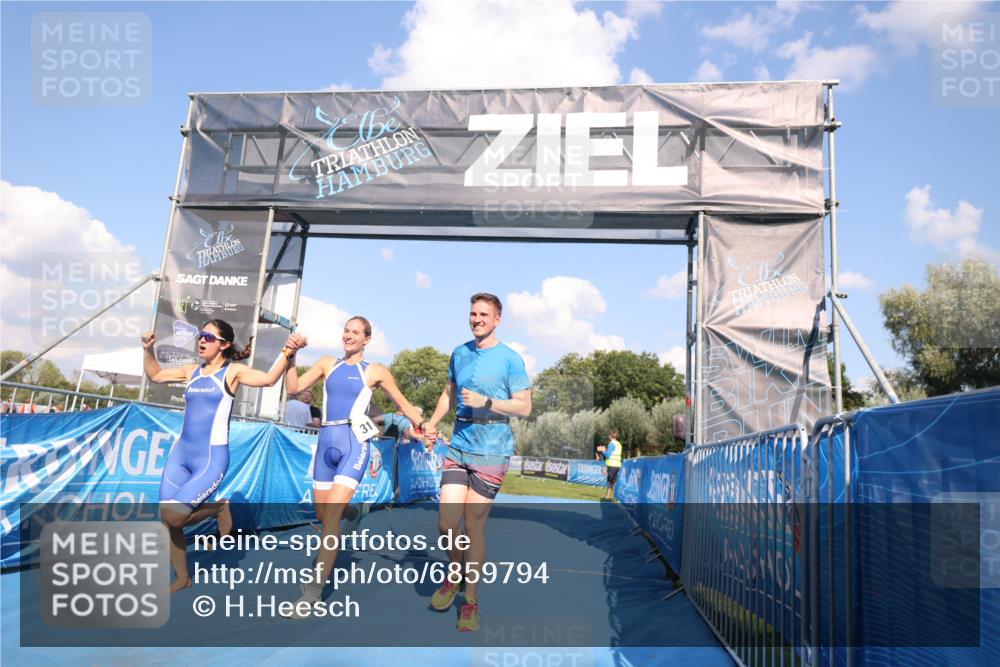 25.08.2024 - Elbe Triathlon Hamburg H.Heesch http://msf.ph/oto/6859794 25.08.2024 16:34:43 Ziel  meine-sportfotos.de