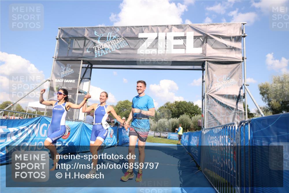 25.08.2024 - Elbe Triathlon Hamburg H.Heesch http://msf.ph/oto/6859797 25.08.2024 16:34:43 Ziel  meine-sportfotos.de