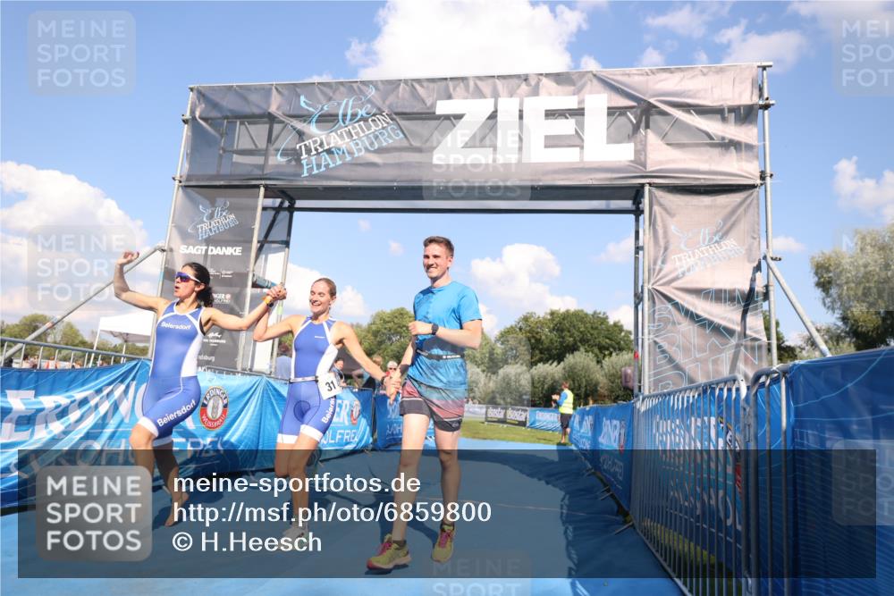 25.08.2024 - Elbe Triathlon Hamburg H.Heesch http://msf.ph/oto/6859800 25.08.2024 16:34:43 Ziel  meine-sportfotos.de