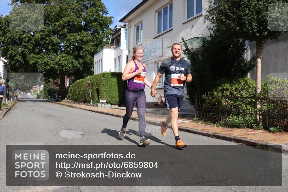 25.08.2024 - 20. Blankeneser Heldenlauf Strokosch-Dieckow http://msf.ph/oto/6859804 25.08.2024 09:59:59 Ziel 218, 219 meine-sportfotos.de