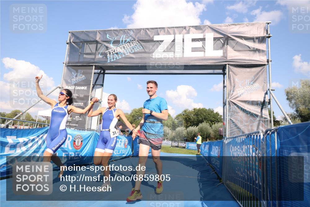 25.08.2024 - Elbe Triathlon Hamburg H.Heesch http://msf.ph/oto/6859805 25.08.2024 16:34:43 Ziel  meine-sportfotos.de
