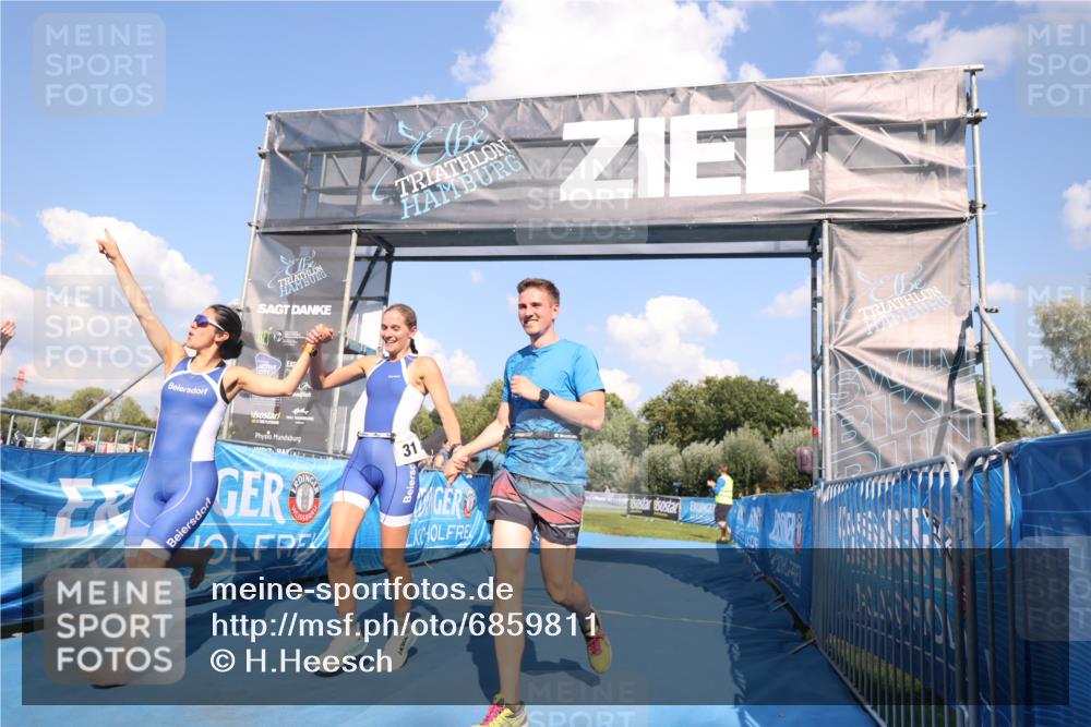 25.08.2024 - Elbe Triathlon Hamburg H.Heesch http://msf.ph/oto/6859811 25.08.2024 16:34:43 Ziel  meine-sportfotos.de