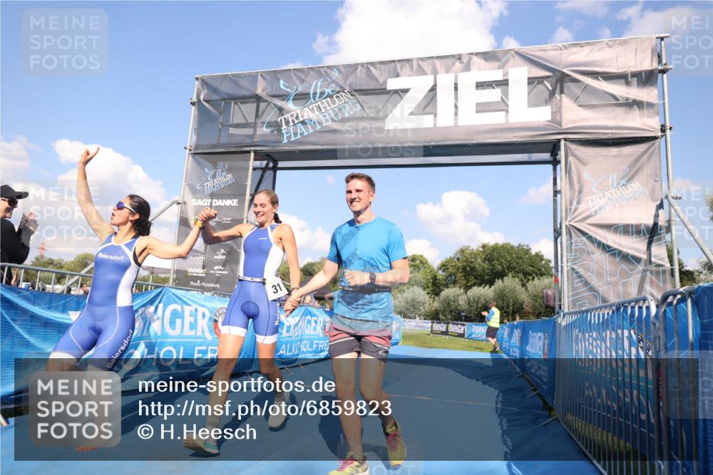 25.08.2024 - Elbe Triathlon Hamburg H.Heesch http://msf.ph/oto/6859823 25.08.2024 16:34:43 Ziel  meine-sportfotos.de