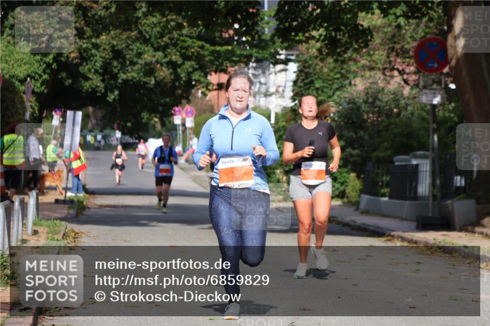 25.08.2024 - 20. Blankeneser Heldenlauf Strokosch-Dieckow http://msf.ph/oto/6859829 25.08.2024 10:00:38 Ziel 292, 293 meine-sportfotos.de
